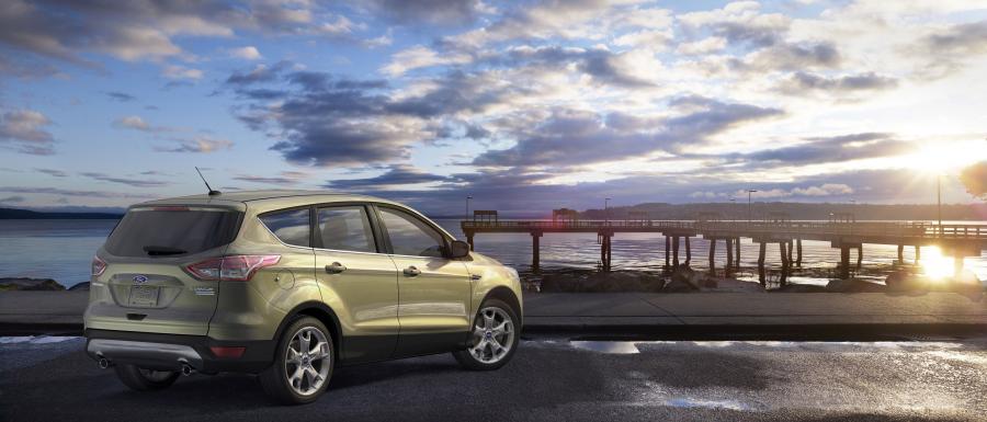  Ford Escape 2013 года  (фото 190 из 222)